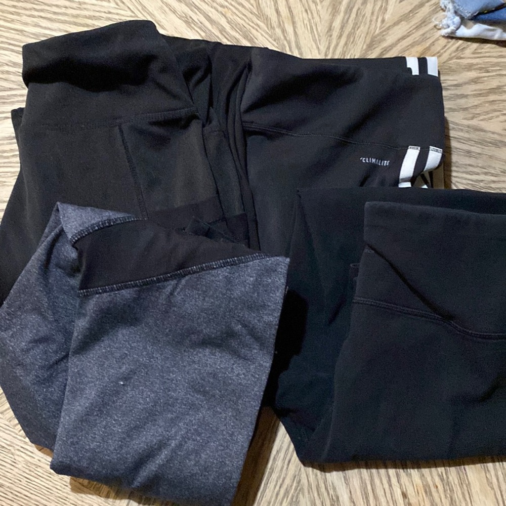 4 pairs of leggings